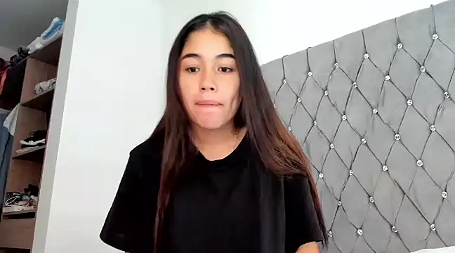 Snapshot of AriaMontgomery chatting on December 2024 07:37:02 PM AriaMontgomery online show from December 2024 07:37:02 PM