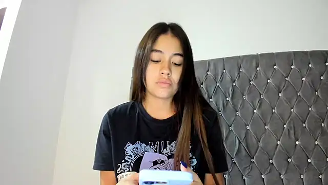 Snapshot of AriaMontgomery chatting on January 2025 05:29:01 AM AriaMontgomery online show from January 2025 05:29:01 AM