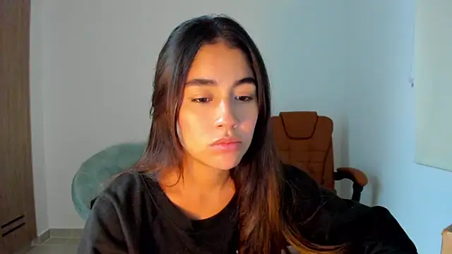 Snapshot of AriaMontgomery chatting on February 2025 08:06:01 AM AriaMontgomery online show from February 2025 08:06:01 AM