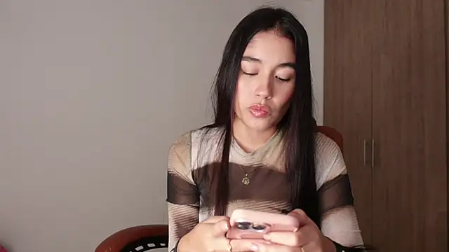 Snapshot of AriaMontgomery chatting on November 2025 01:33:01 AM AriaMontgomery online show from November 2025 01:33:01 AM