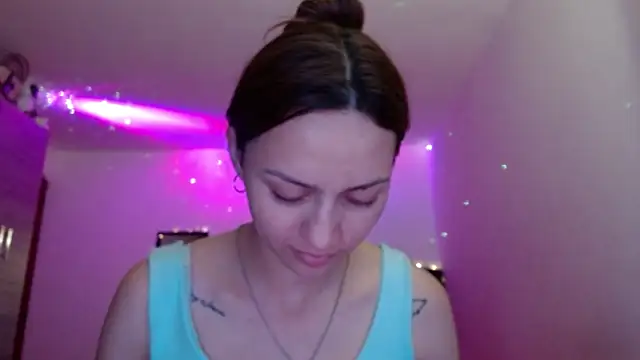 Snapshot of holy_juli chatting on May 2026 03:56:01 AM holy juli online show from May 2026 03:56:01 AM