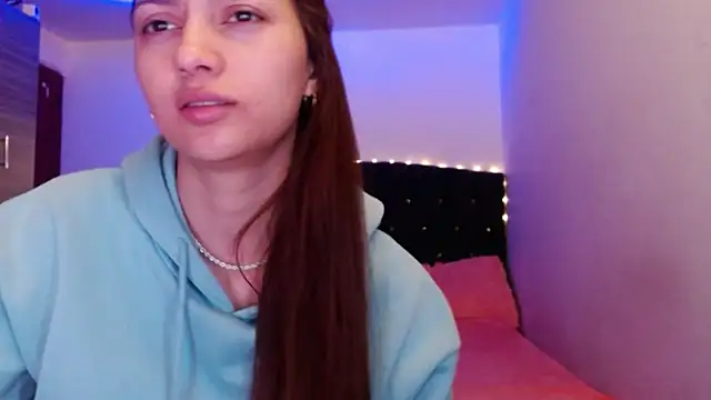 Snapshot of holy_juli chatting on May 2026 04:07:02 AM holy juli online show from May 2026 04:07:02 AM