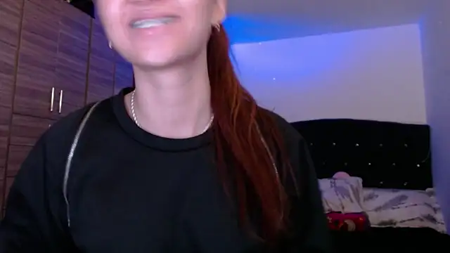 Snapshot of holy_juli chatting on June 2026 03:54:02 AM holy juli online show from June 2026 03:54:02 AM