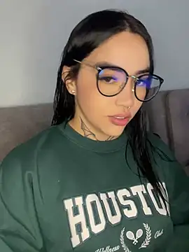 Nickiiiii online show from February 2025 04:59:02 AM