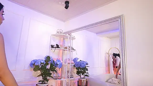 elasummer online show from February 2026 12:44:02 PM