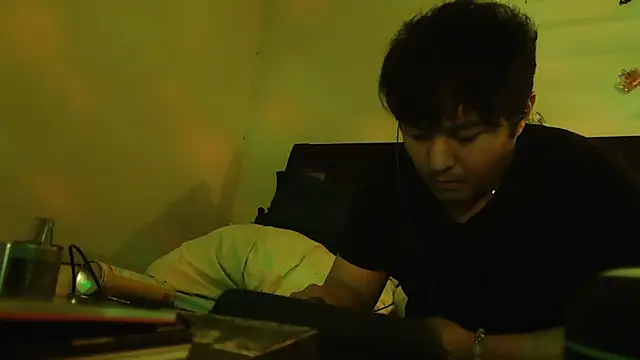 Snapshot of cloudyspun chatting on November 2025 10:36:02 AM cloudyspun online show from November 2025 10:36:02 AM