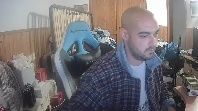 chicomallorca96 online show from November 2025 05:41:01 PM