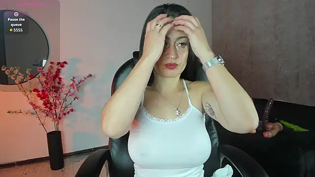 Snapshot of SaraMilf_69 chatting on November 2025 12:37:01 PM SaraMilf 69 online show from November 2025 12:37:01 PM