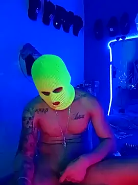 Snapshot of Alexandrei chatting on January 2025 04:03:01 PM Alexandrei online show from January 2025 04:03:01 PM