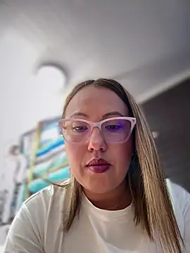 VIOLETA-25  online show from April 2026 09:04:01 PM