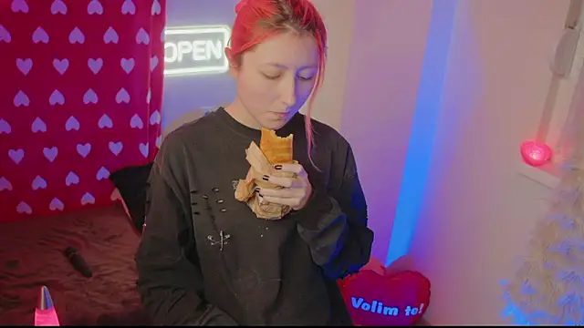 Snapshot of Bloom-fairy chatting on February 2026 12:44:02 PM Bloom-fairy online show from February 2026 12:44:02 PM