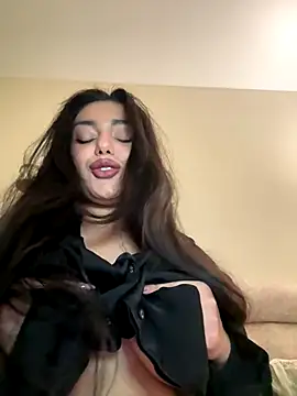 Sweet Khalifa  online show from November 2025 03:45:01 PM