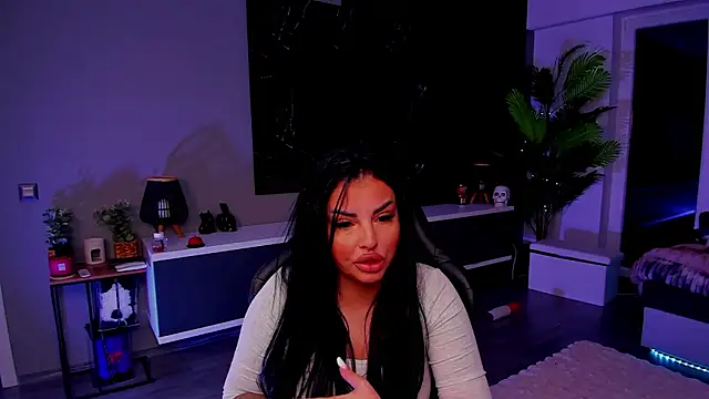 anemarieejolie online show from February 2026 06:20:02 PM