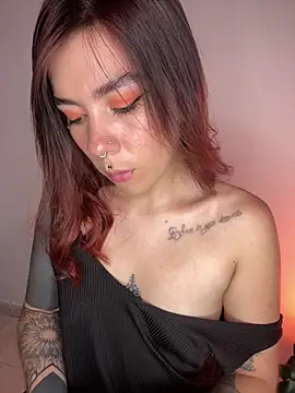 luccianagreyy online show from February 2025 10:41:01 PM