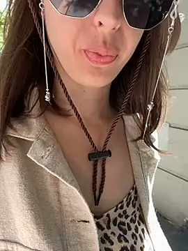 M1lfa online show from December 2024 03:33:02 PM