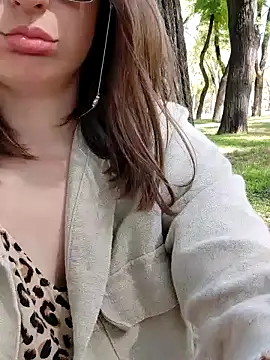 M1lfa online show from December 2024 07:00:02 PM