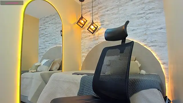 Snapshot of Aron_Bolt chatting on November 2025 01:06:02 AM Aron Bolt online show from November 2025 01:06:02 AM