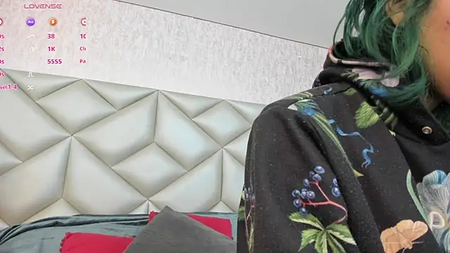 Im gaia online show from November 2025 12:09:02 PM