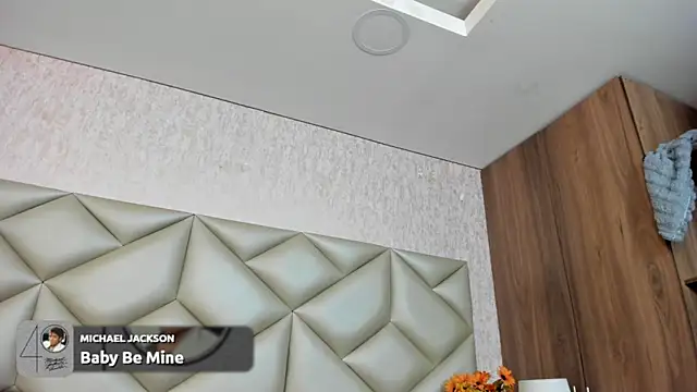 Im gaia online show from November 2025 12:05:02 PM