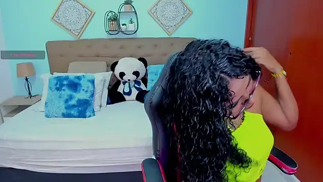 Snapshot of Edelaine_rogers chatting on March 2026 05:13:01 AM Edelaine rogers online show from March 2026 05:13:01 AM