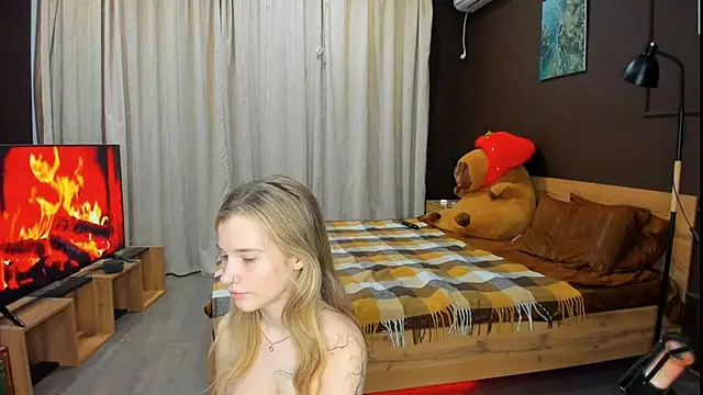 Snapshot of LinaCristonsen chatting on March 2025 05:50:02 PM LinaCristonsen online show from March 2025 05:50:02 PM