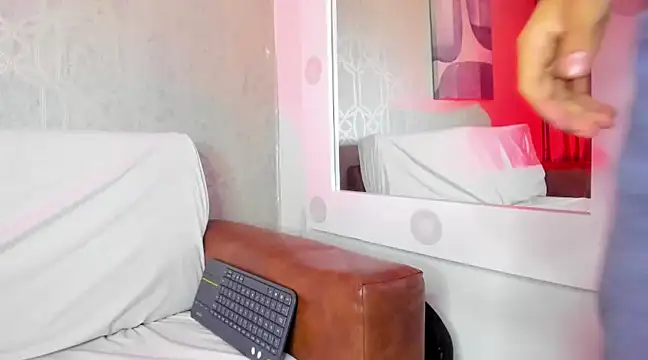 Lucii fer  online show from March 2025 02:23:02 PM