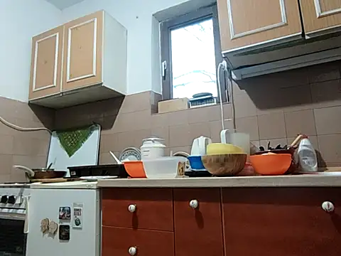 beaverwoman online show from November 2025 01:43:01 PM