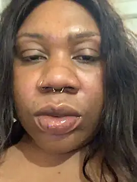 Snapshot of bonbonaumiel chatting on December 2024 08:27:02 PM bonbonaumiel online show from December 2024 08:27:02 PM