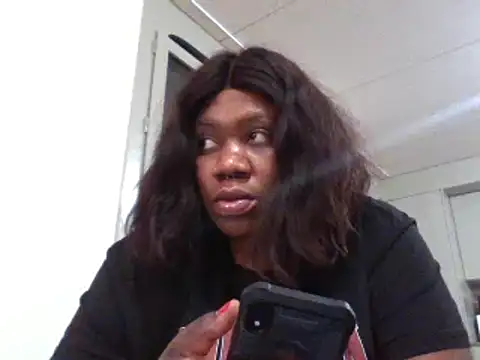 Snapshot of bonbonaumiel chatting on December 2024 04:21:01 PM bonbonaumiel online show from December 2024 04:21:01 PM