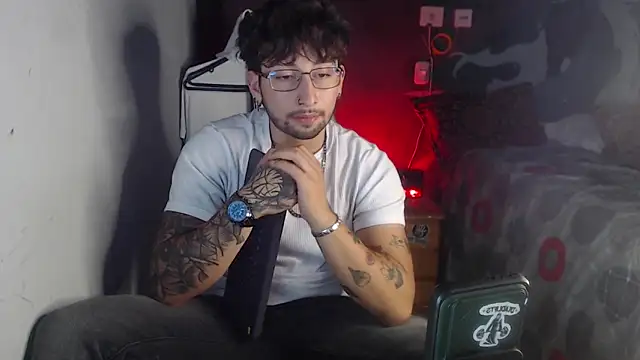 Snapshot of Dereck_Dickson chatting on November 2025 06:13:01 AM Dereck Dickson online show from November 2025 06:13:01 AM