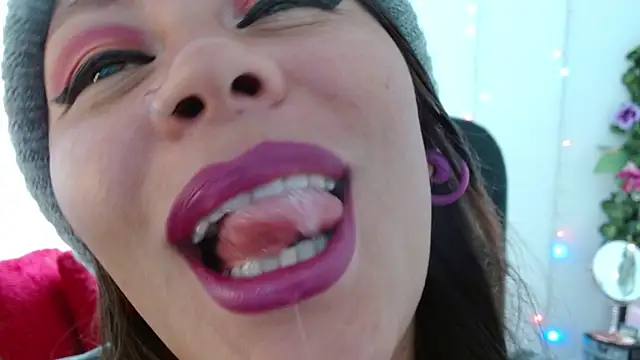 miss evoleth2 online show from April 2026 04:03:01 PM