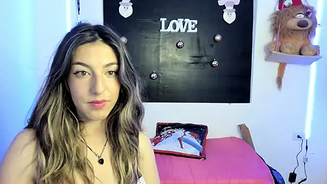 Snapshot of queen-natty chatting on December 2024 02:56:01 AM queen-natty online show from December 2024 02:56:01 AM