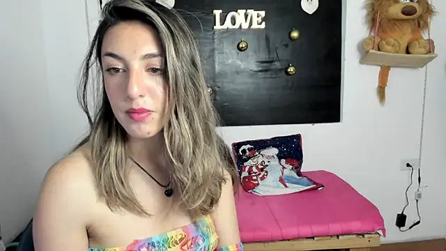 Snapshot of queen-natty chatting on December 2024 03:30:02 AM queen-natty online show from December 2024 03:30:02 AM