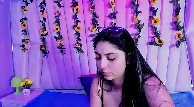 Snapshot of Lucy_Anall_ chatting on February 2025 01:02:01 AM Lucy Anall online show from February 2025 01:02:01 AM