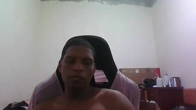 Daaniel593 online show from April 2026 10:45:01 PM