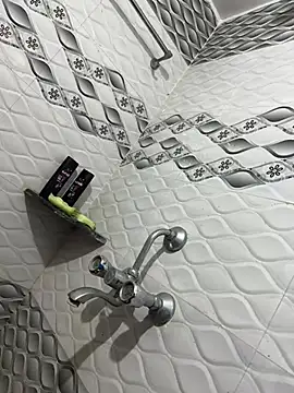 Rahulroy96 online show from December 2024 05:49:01 AM