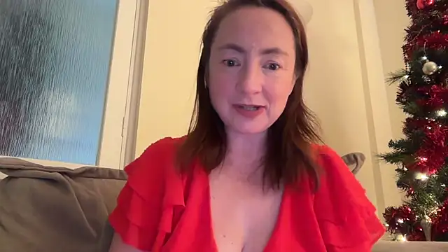 Snapshot of LouiseTswing chatting on December 2024 02:16:02 PM LouiseTswing online show from December 2024 02:16:02 PM