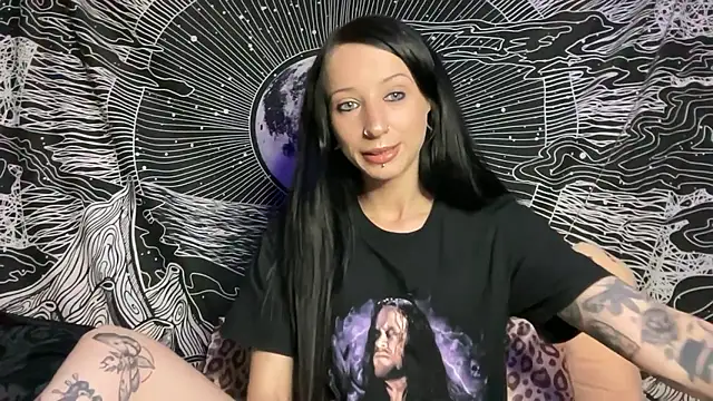 MissMidnightUK online show from October 2025 10:30:01 PM