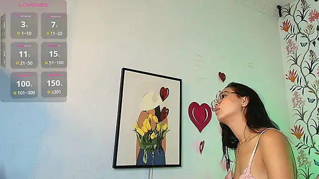 Snapshot of lucia_brown chatting on February 2025 02:44:02 PM lucia brown online show from February 2025 02:44:02 PM