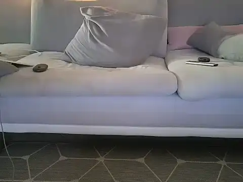 Snapshot of Laure11 chatting on October 2025 04:52:02 PM Laure11 online show from October 2025 04:52:02 PM