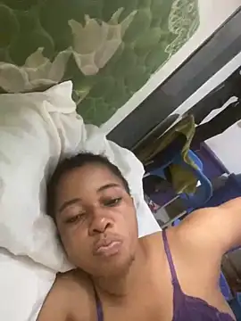 Snapshot of AkuaGifty chatting on December 2024 08:33:02 AM AkuaGifty online show from December 2024 08:33:02 AM