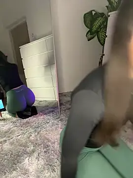 Snapshot of LeonieLindner chatting on February 2025 05:42:01 PM LeonieLindner online show from February 2025 05:42:01 PM