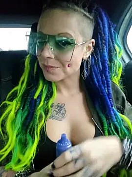 Snapshot of EdgesOfReality chatting on November 2025 07:29:02 AM EdgesOfReality online show from November 2025 07:29:02 AM