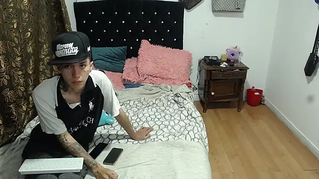 Kitty and jake online show from December 2024 07:58:01 AM