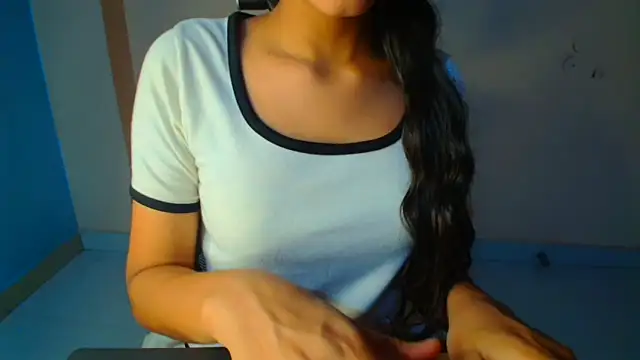 Snapshot of Chandani-Love chatting on May 2026 05:01:02 AM Chandani-Love online show from May 2026 05:01:02 AM