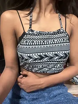 Snapshot of Snappy_girl chatting on December 2024 09:52:01 PM Snappy girl online show from December 2024 09:52:01 PM