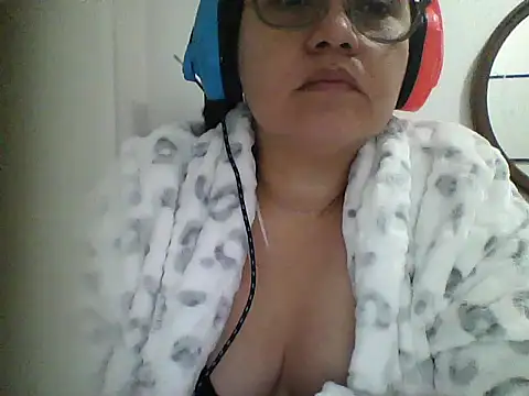 gaby0075 online show from December 2024 09:23:02 PM