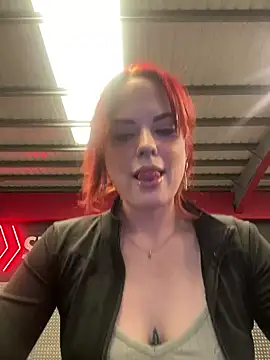 livelovelanaUk online show from January 2025 12:52:01 PM