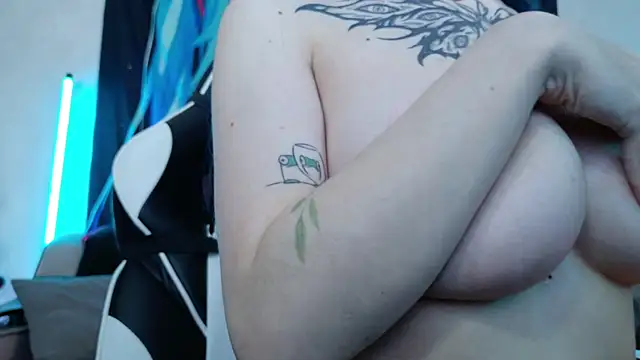 Snapshot of Aurora_Natsuki chatting on December 2025 11:27:02 AM Aurora Natsuki online show from December 2025 11:27:02 AM