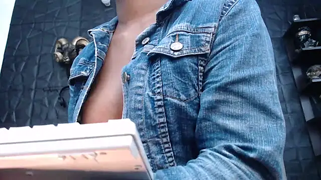 Snapshot of Hanna_Fox_69 chatting on December 2024 11:43:02 AM Hanna Fox 69 online show from December 2024 11:43:02 AM